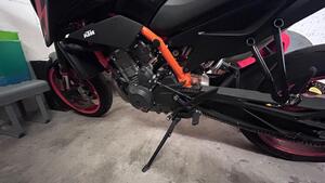 KTM 890 Duke R (2022 - 23) 