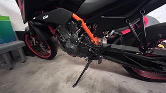 KTM 890 Duke R (2022 - 23) usata