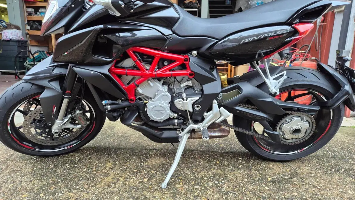 MV Agusta Rivale 800 EAS ABS (2013 -17)  (2)