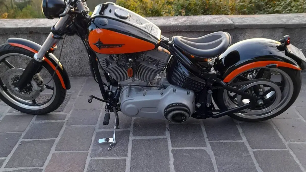 Harley-Davidson 1584 Rocker (2008 - 09) - FXCW  (3)