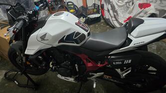 Honda CB 750 Hornet (2025) usata