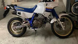 Honda dominator 650 epoca