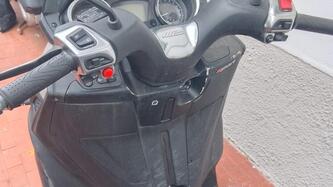 Piaggio MP3 300 ABS Hpe (2021 - 24) usata