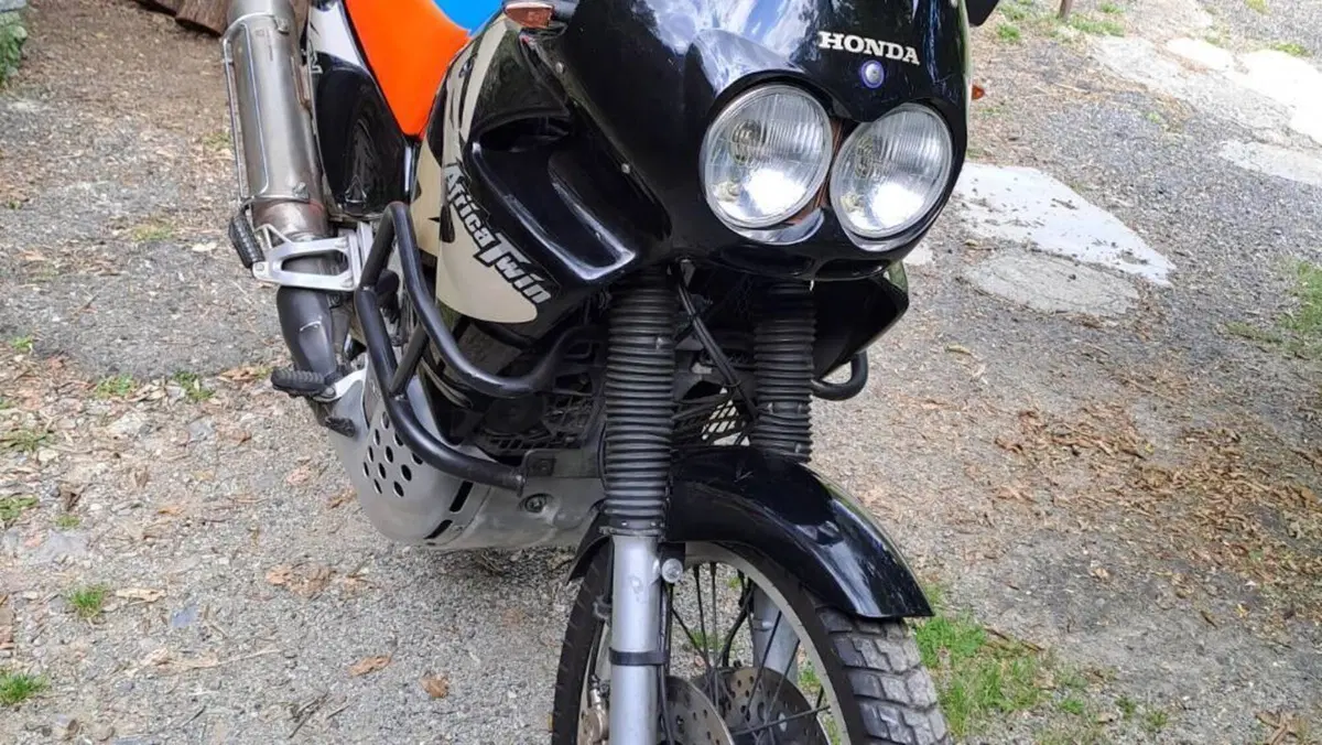 Honda Africa Twin XRV 750 (1996 - 02)  (4)