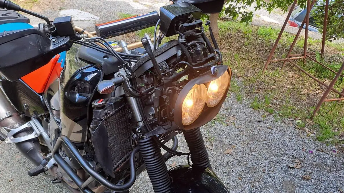 Honda Africa Twin XRV 750 (1996 - 02)  (6)