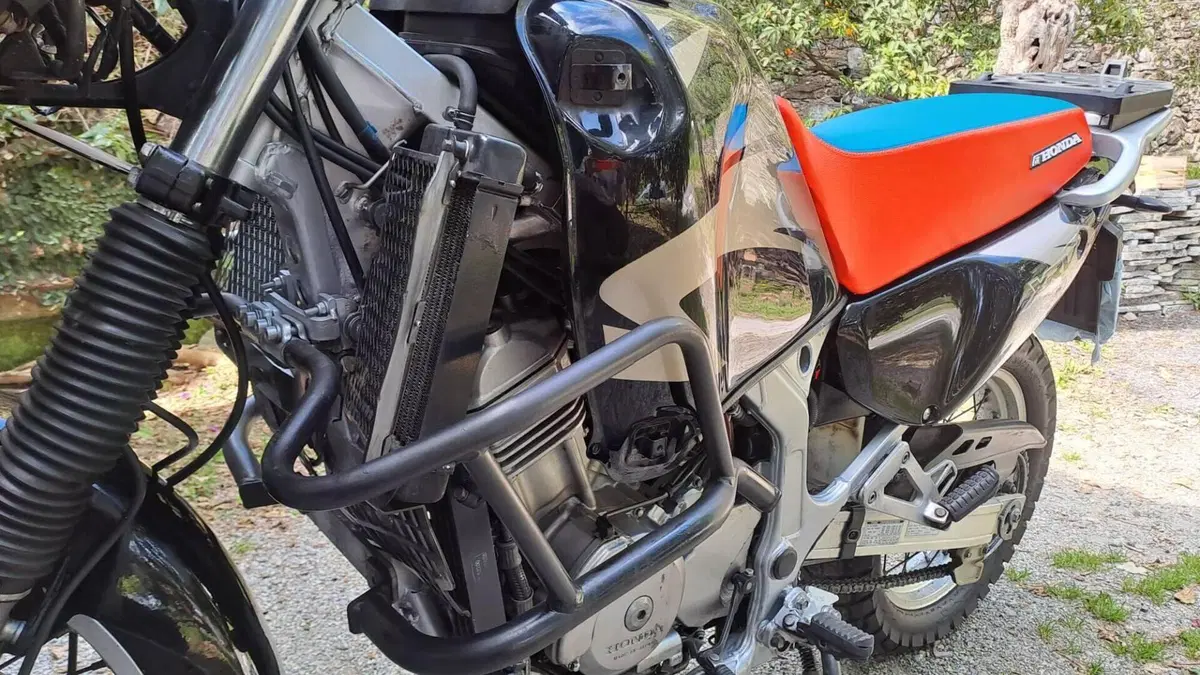 Honda Africa Twin XRV 750 (1996 - 02)  (7)