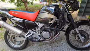 Honda Africa Twin XRV 750 (1996 - 02)  (10)