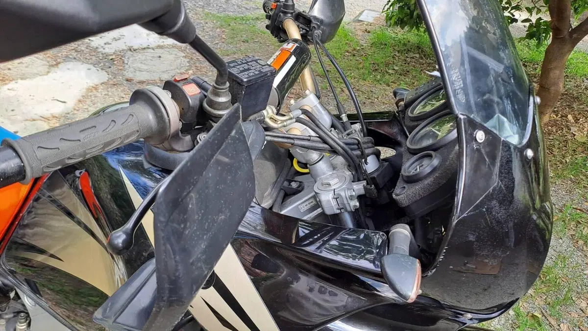 Honda Africa Twin XRV 750 (1996 - 02)  (11)
