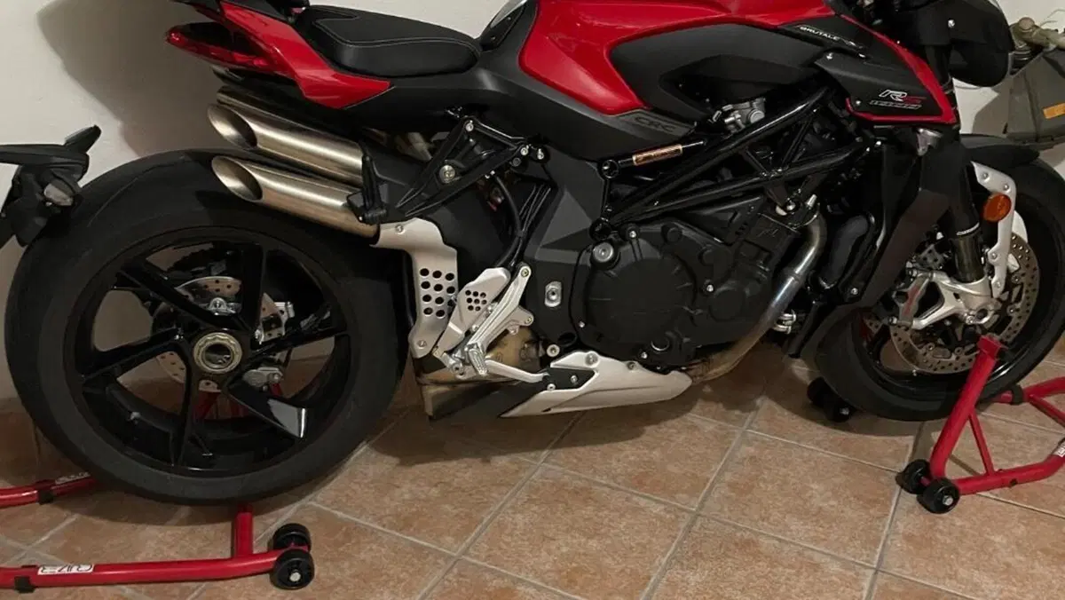 MV Agusta Brutale 1000 RS (2022 - 26)  (7)