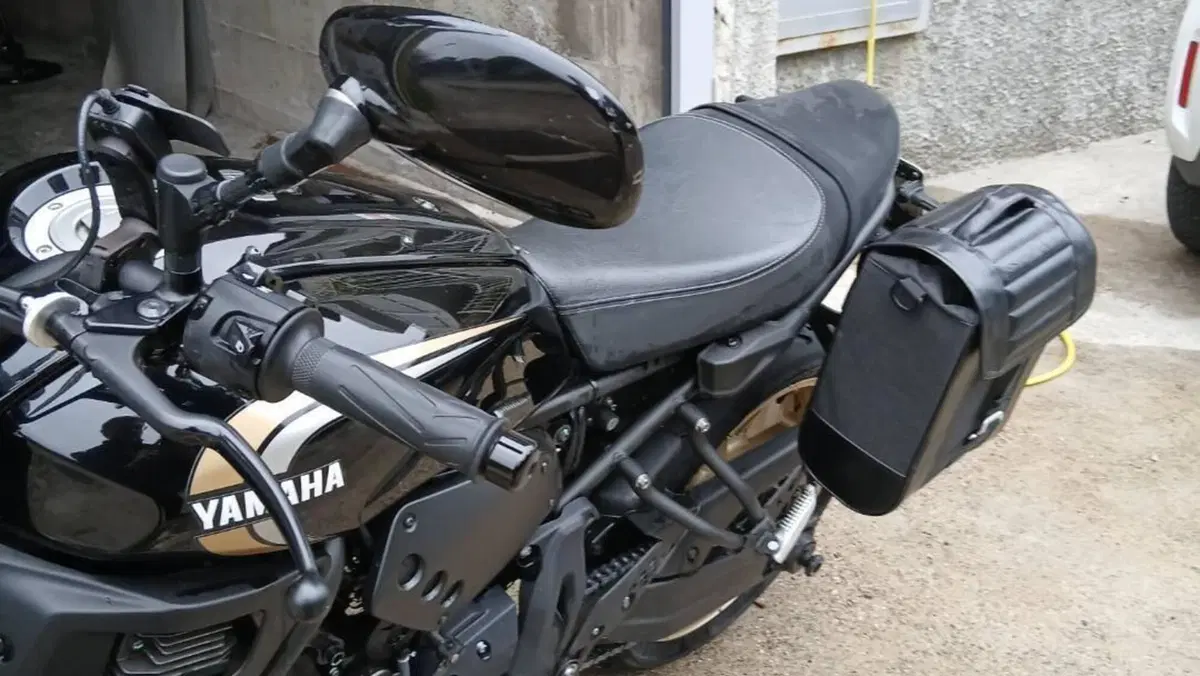 Yamaha XSR 700 (2022 - 26)  (3)