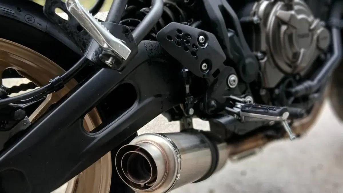 Yamaha XSR 700 (2022 - 26)  (8)