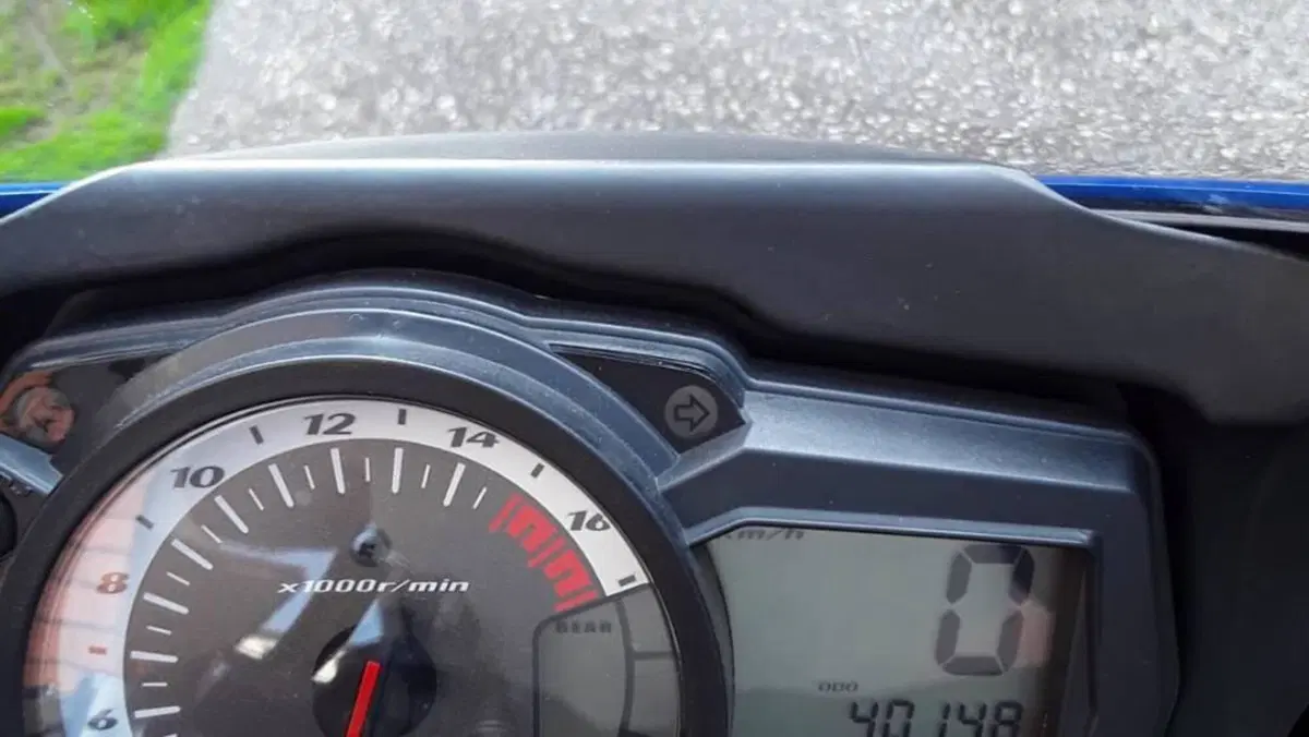 Suzuki GSX R 750 (2006 - 07)  (3)