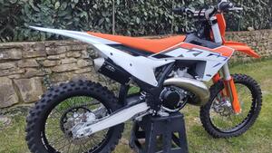KTM 250 SX (2023) 