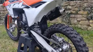 KTM 250 SX (2023)  (2)