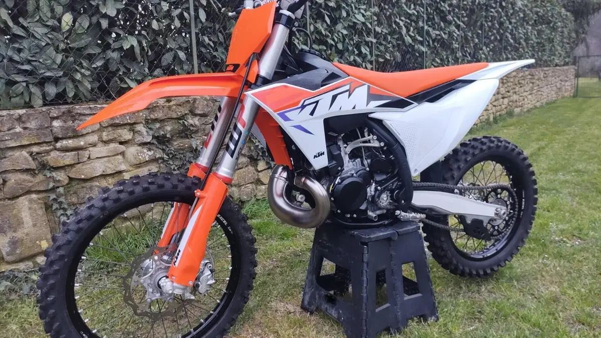 KTM 250 SX (2023)  (3)
