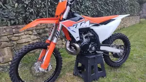 KTM 250 SX (2023)  (3)