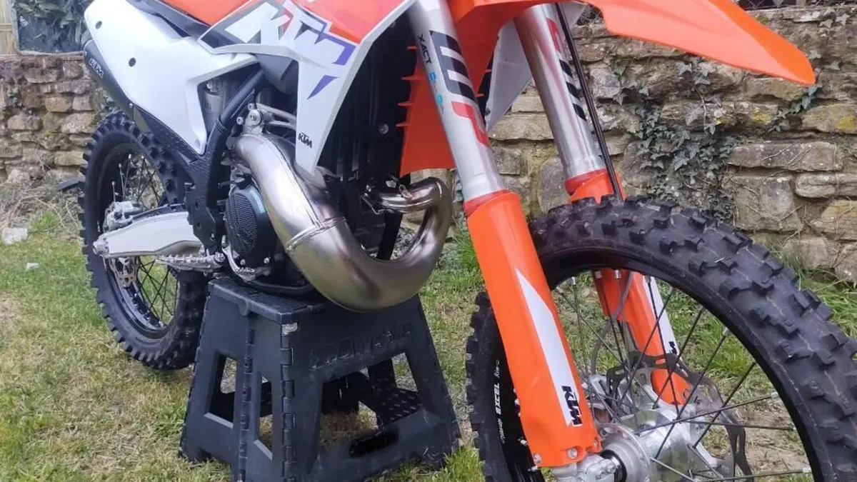 KTM 250 SX (2023)  (6)