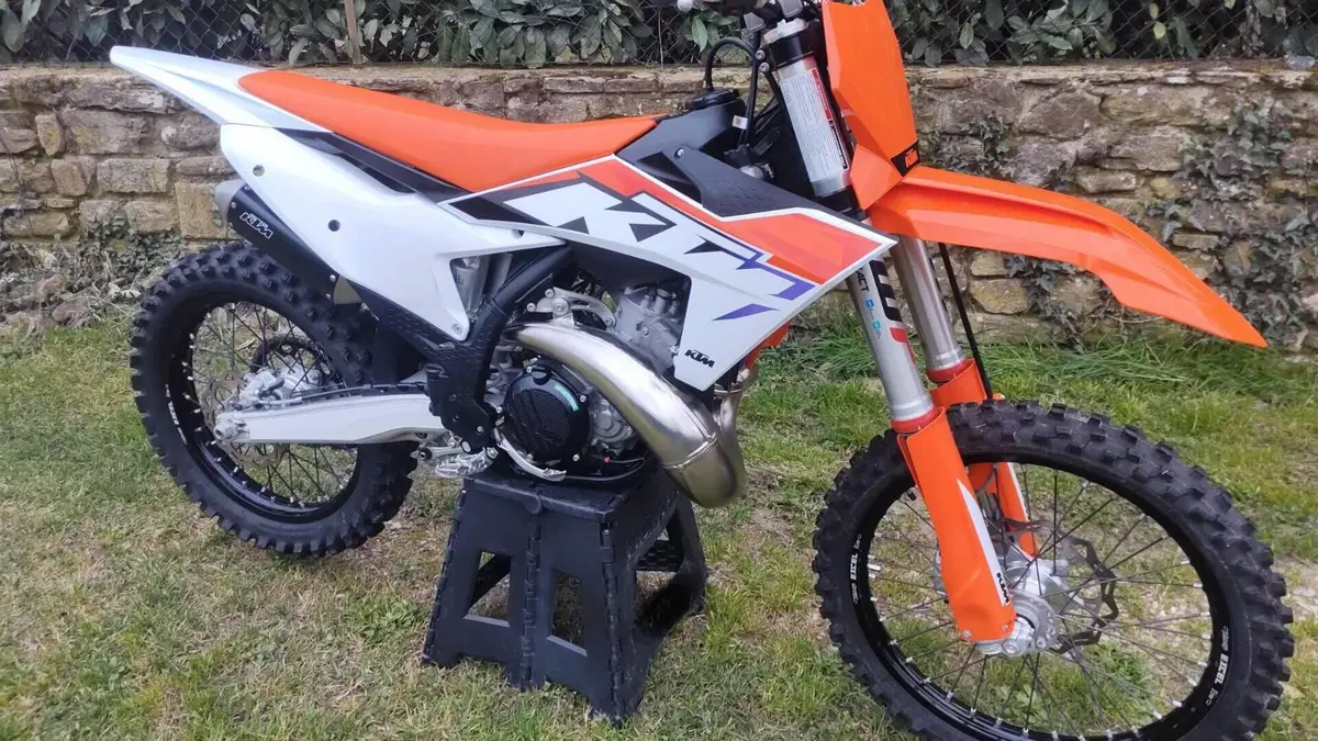 KTM 250 SX (2023)  (7)