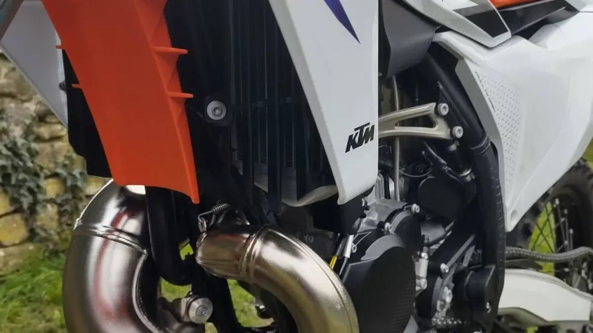KTM 250 SX (2023)  (9)