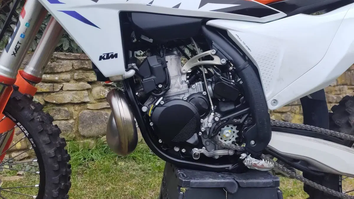 KTM 250 SX (2023)  (10)