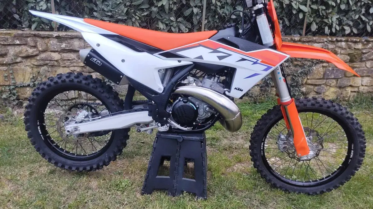 KTM 250 SX (2023)  (13)