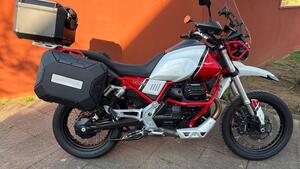 Moto Guzzi V85 TT Evocative Graphics (2019 - 20) 