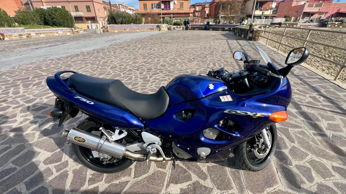 Suzuki GSX 750 F (1999 - 06)  (4)