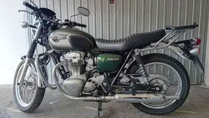 Kawasaki W 800 (2010 - 17)  (2)
