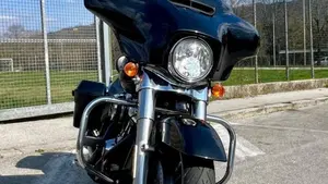 Harley-Davidson 107 Street Glide (2017 - 19) - FLHX  (2)