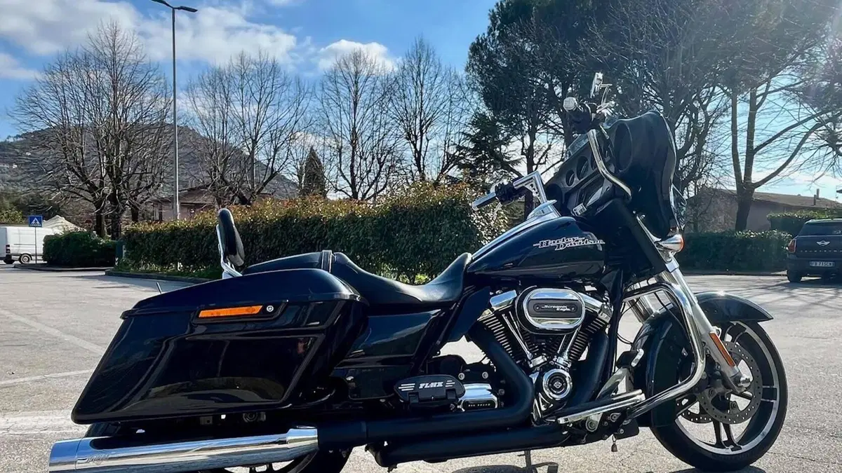 Harley-Davidson 107 Street Glide (2017 - 19) - FLHX  (3)