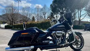 Harley-Davidson 107 Street Glide (2017 - 19) - FLHX  (3)