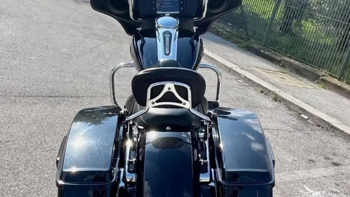 Harley-Davidson 107 Street Glide (2017 - 19) - FLHX  (5)