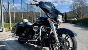Harley-Davidson 107 Street Glide (2017 - 19) - FLHX 