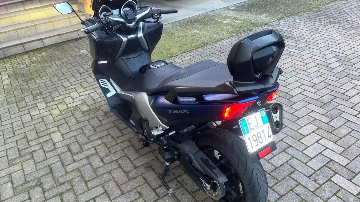 Yamaha T-Max 530 DX (2017 - 19)  (8)