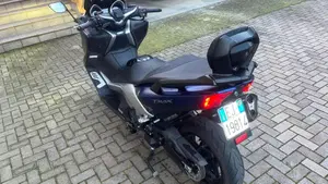 Yamaha T-Max 530 DX (2017 - 19)  (8)