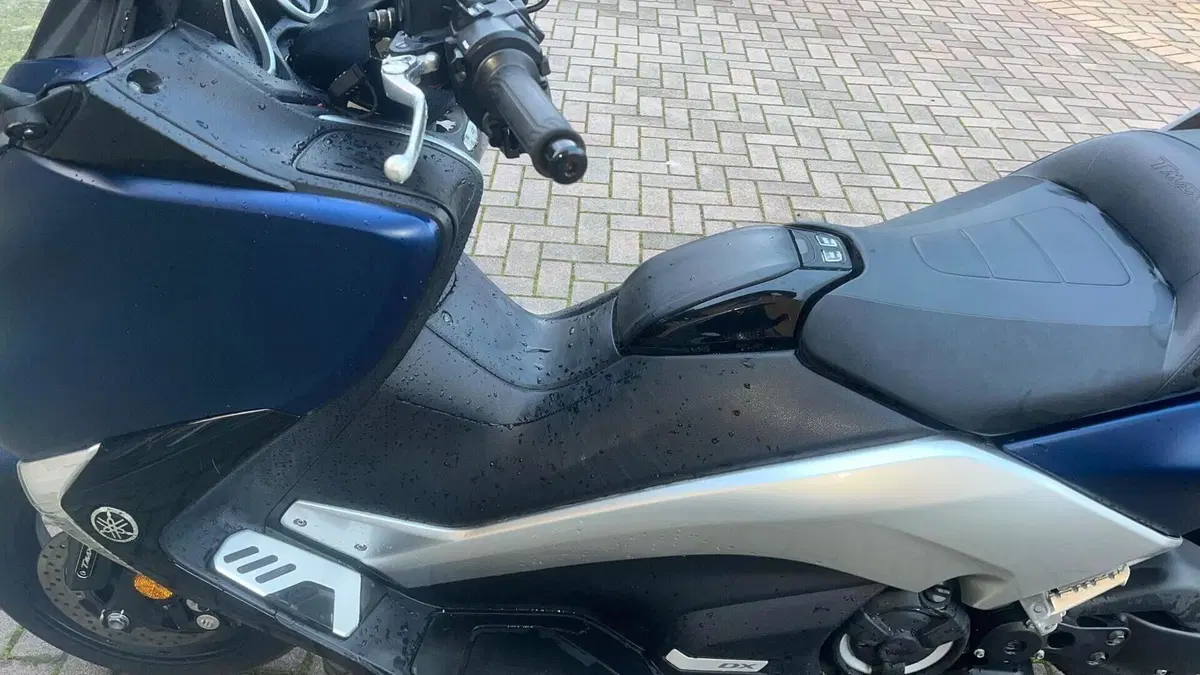 Yamaha T-Max 530 DX (2017 - 19)  (9)