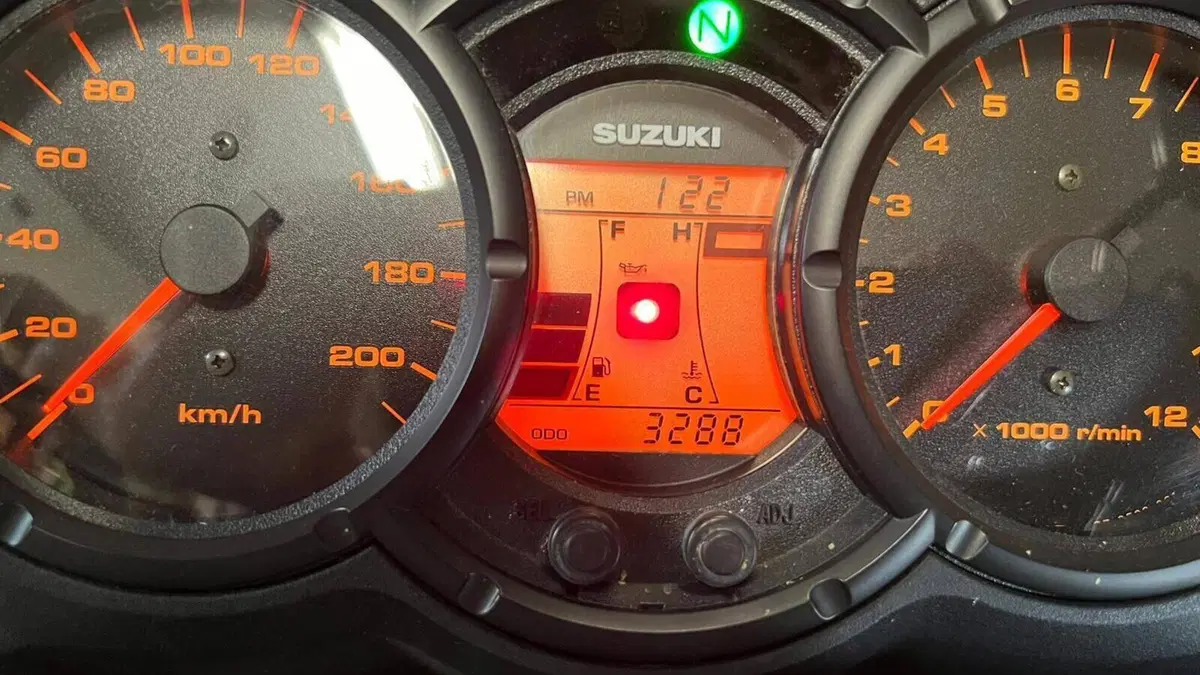 Suzuki V-Strom 650DL (2004 - 06)  (4)