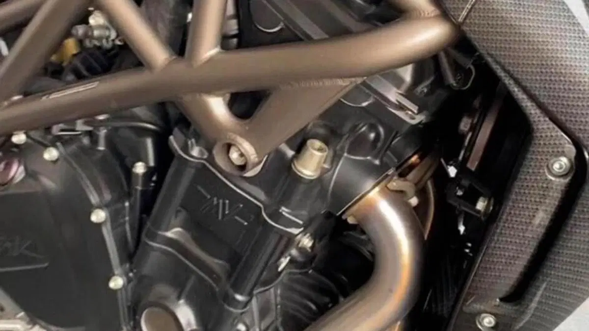 MV Agusta Brutale 990 R (2009 - 12)  (3)