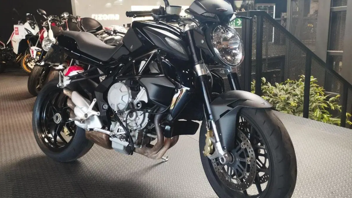 MV Agusta Brutale 800 (2012 - 15)  (2)