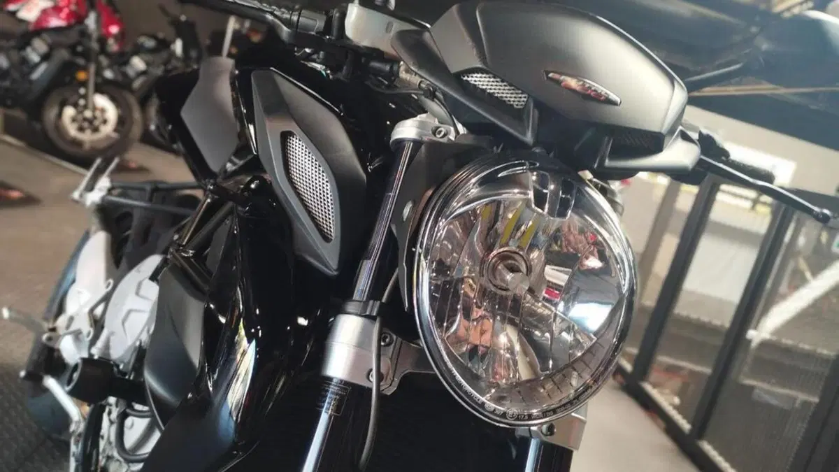 MV Agusta Brutale 800 (2012 - 15)  (3)