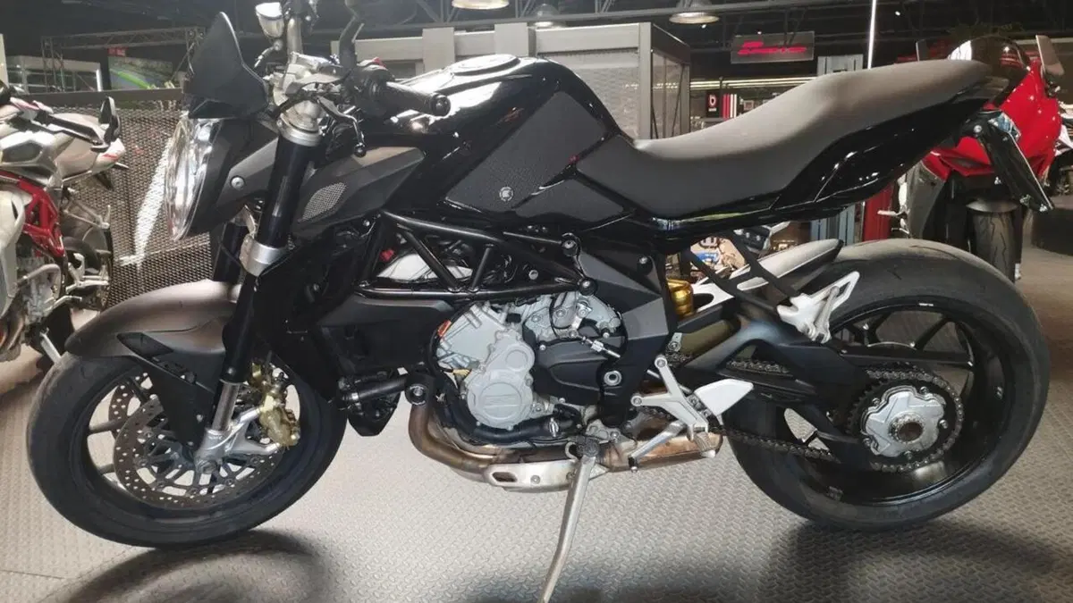 MV Agusta Brutale 800 (2012 - 15)  (6)