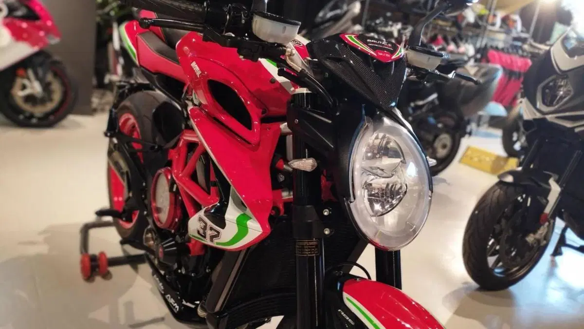 MV Agusta Brutale 800 RC (2019)  (3)