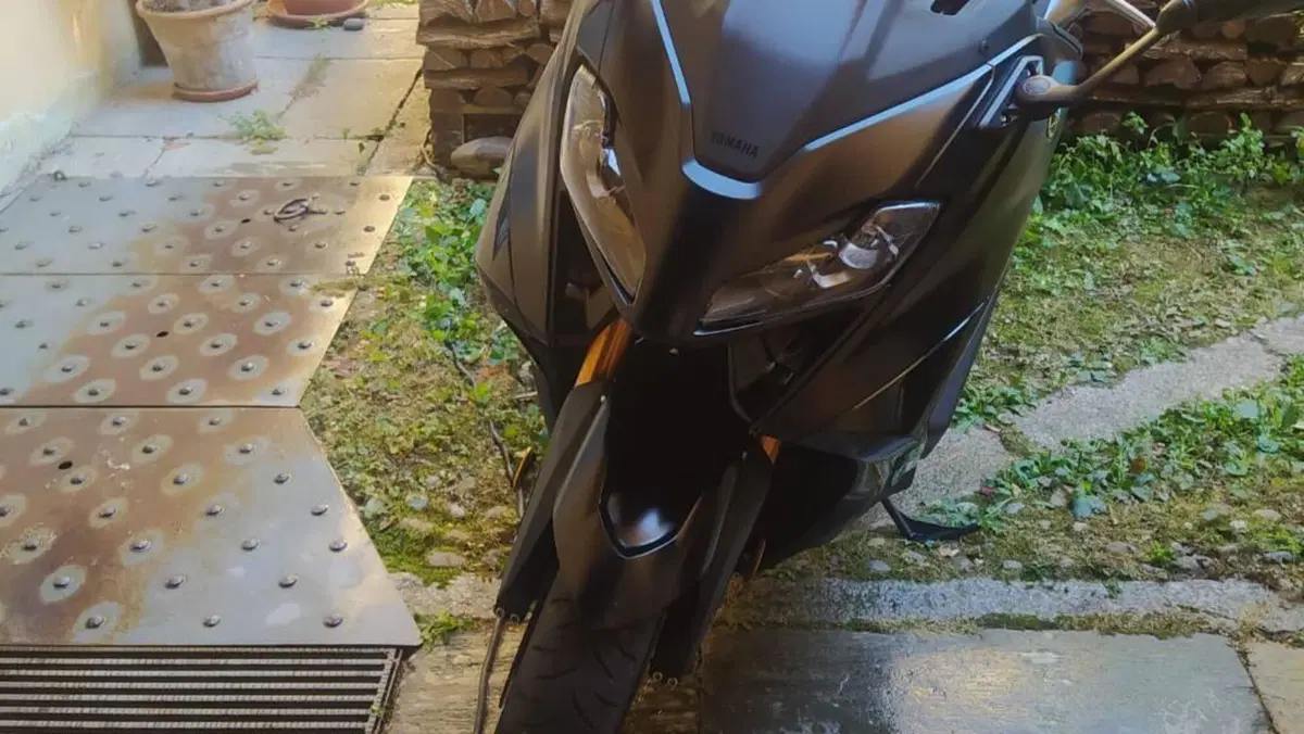 Yamaha T-Max 560 Tech Max (2022 - 24)  (2)