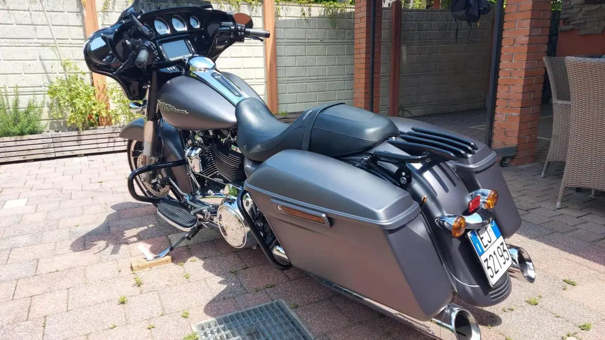 Harley-Davidson 107 Street Glide Special (2017 - 19) - FLHXS  (2)