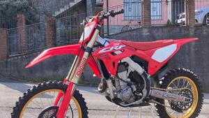 Honda CRF 450R (2023) 