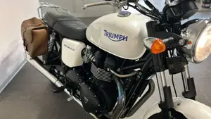 Triumph Bonneville (2007 - 16)  (9)