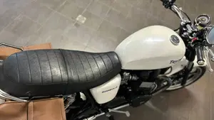 Triumph Bonneville (2007 - 16)  (10)