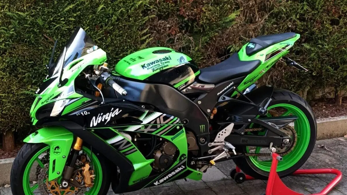 Kawasaki Ninja 1000 ZX-10R (2004 - 05)  (2)