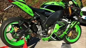Kawasaki Ninja 1000 ZX-10R (2004 - 05)  (3)