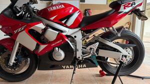 Yamaha YZF R6 (2001 - 02) 